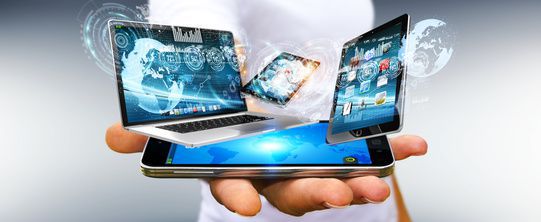fotolia_144807227_xs https://stock.adobe.com/de/images/businessman-connecting-tech-devices-with-his-mobile-phone-3d-rendering/144807227